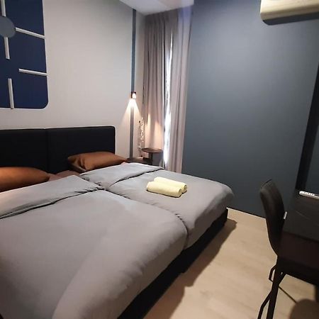 Santubong Suites B Just Like Home Damai Kuching Esterno foto