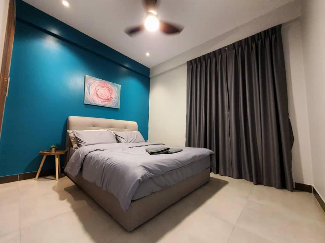 Santubong Suites B Just Like Home Damai Kuching Esterno foto