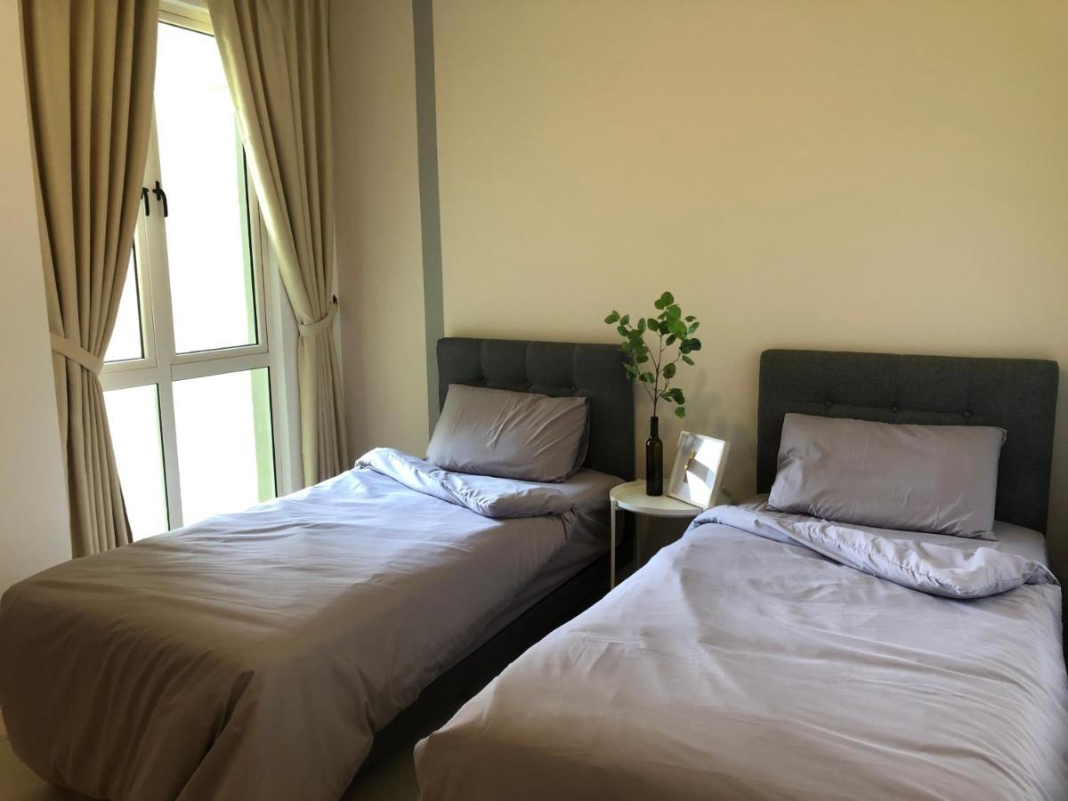 Santubong Suites B Just Like Home Damai Kuching Esterno foto