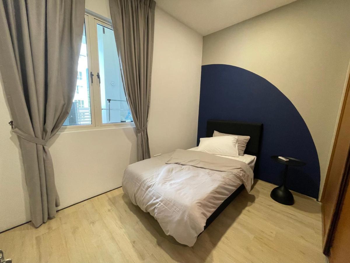 Santubong Suites B Just Like Home Damai Kuching Esterno foto